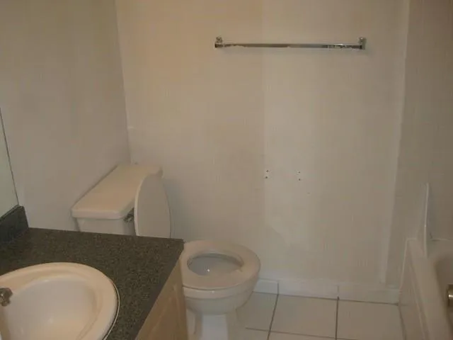 $1,900 | 605 South Pine Island Road, Unit 304A, Plantation, FL 33324