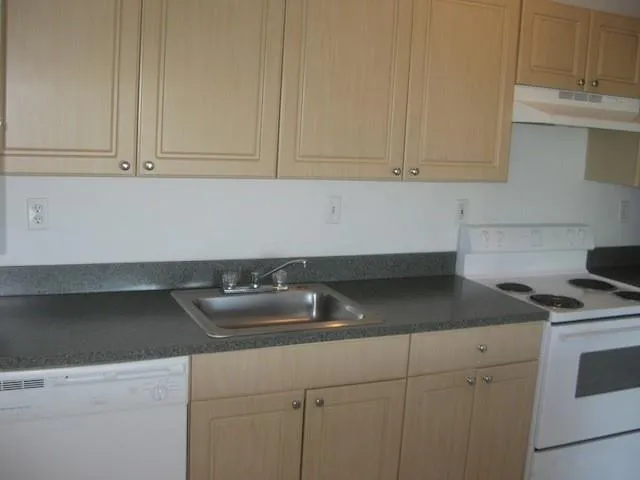 $1,900 | 605 South Pine Island Road, Unit 304A, Plantation, FL 33324