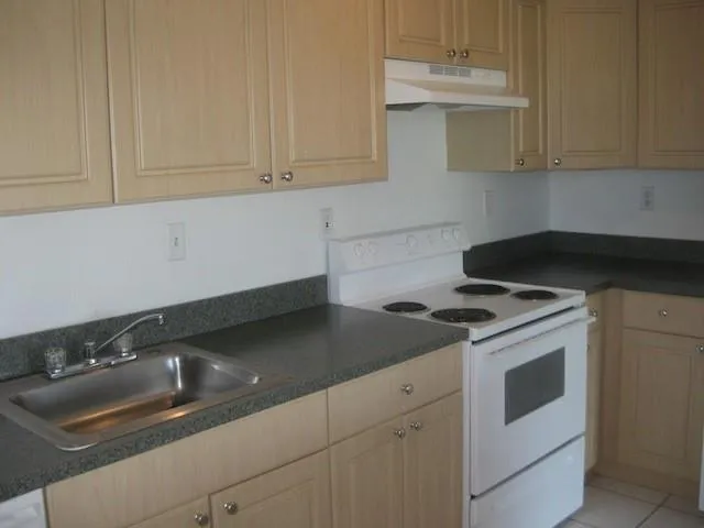 $1,900 | 605 South Pine Island Road, Unit 304A, Plantation, FL 33324