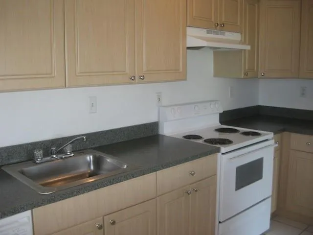 $1,900 | 605 South Pine Island Road, Unit 304A, Plantation, FL 33324