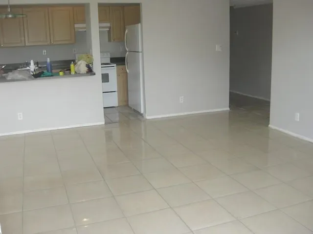 $1,900 | 605 South Pine Island Road, Unit 304A, Plantation, FL 33324