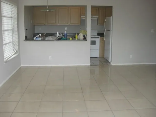 $1,900 | 605 South Pine Island Road, Unit 304A, Plantation, FL 33324