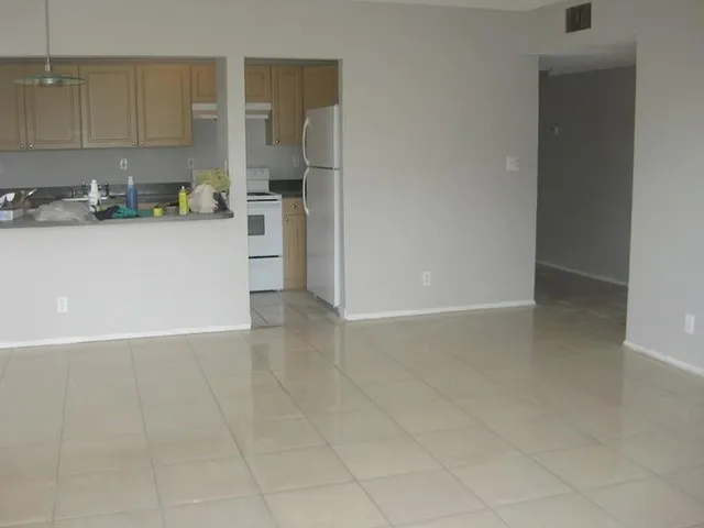 $1,900 | 605 South Pine Island Road, Unit 304A, Plantation, FL 33324