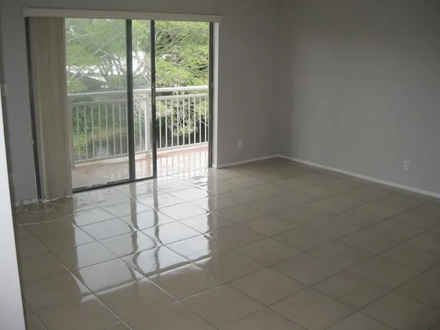 $1,900 | 605 South Pine Island Road, Unit 304A, Plantation, FL 33324