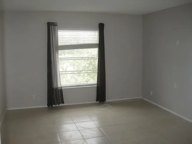 $1,900 | 605 South Pine Island Road, Unit 304A, Plantation, FL 33324