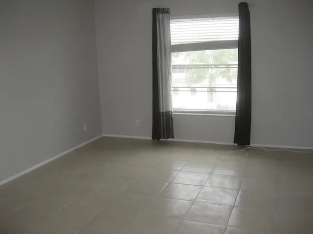 $1,900 | 605 South Pine Island Road, Unit 304A, Plantation, FL 33324