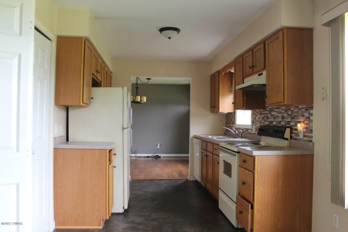 35 Bortree Road Moscow, PA 18444 - Photo 3 of 12