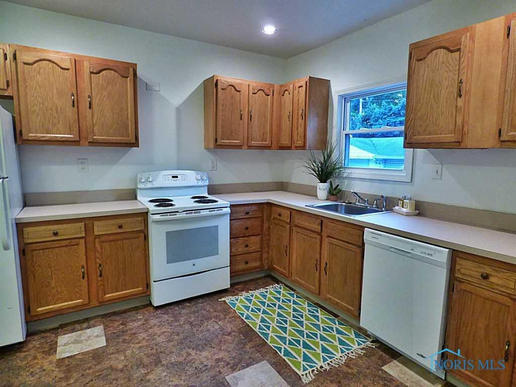 3815 Bellevue Road Toledo, OH 43613 - Photo 7 of 18 Gallery Image 7