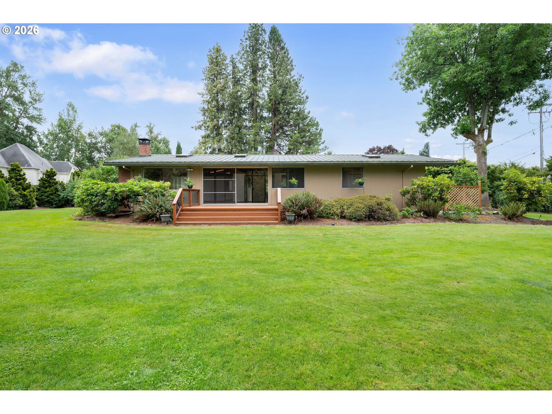 9324 Northeast Levee Road Portland, OR 97211 - Photo 37 of 45 Deck