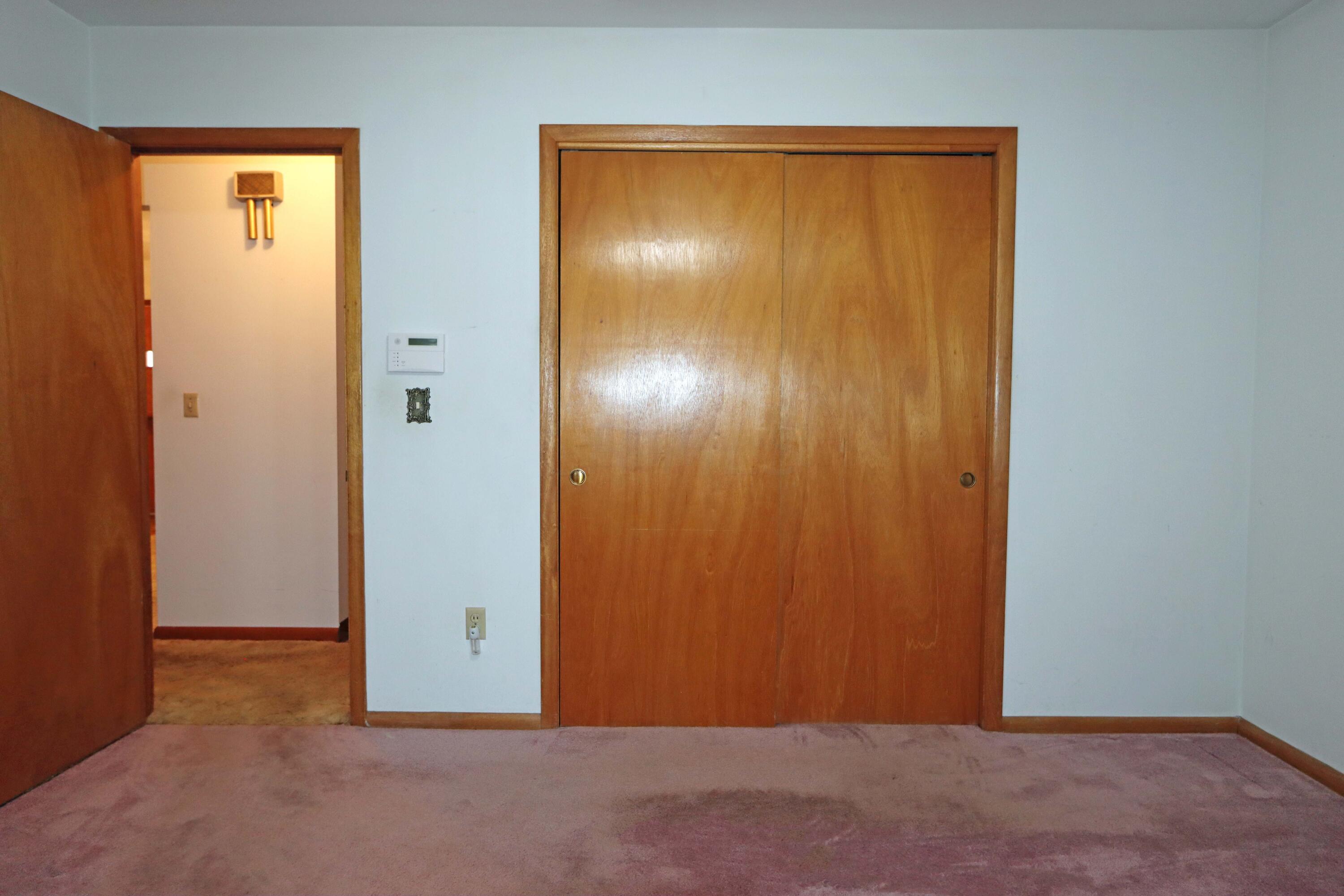 3761 Snouffer Road Columbus, OH 43235 - Photo 16 of 39 Double door closet