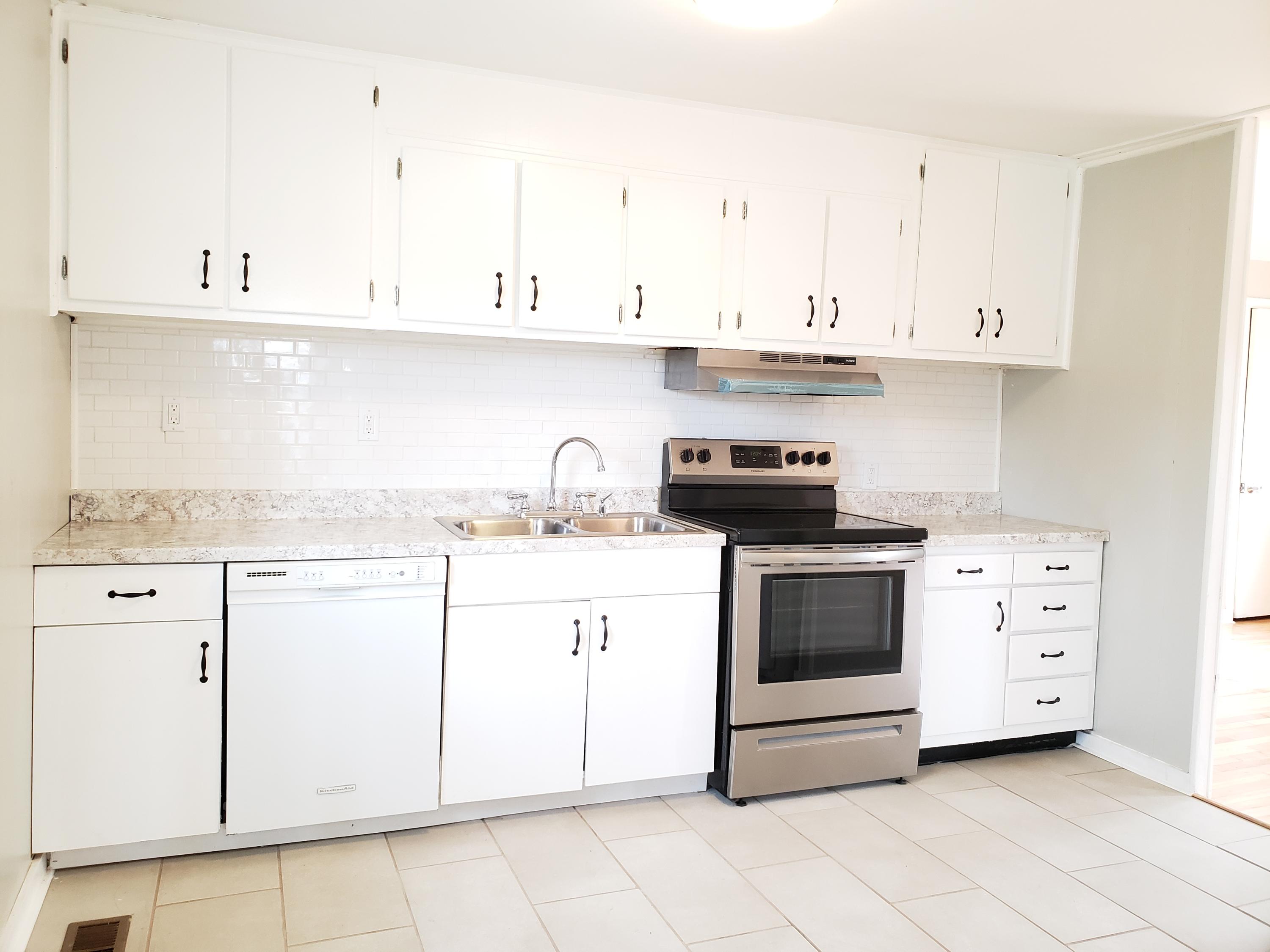 431 Robertsville Road Oak Ridge, TN 37830 - Photo 1 of 26 Kitchen