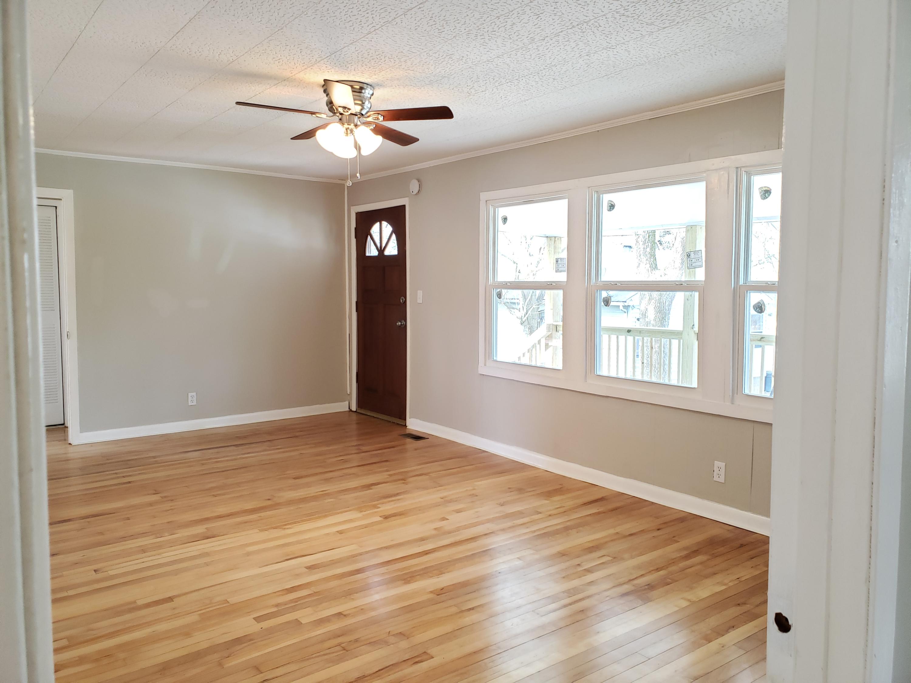 431 Robertsville Road Oak Ridge, TN 37830 - Photo 7 of 26 Living