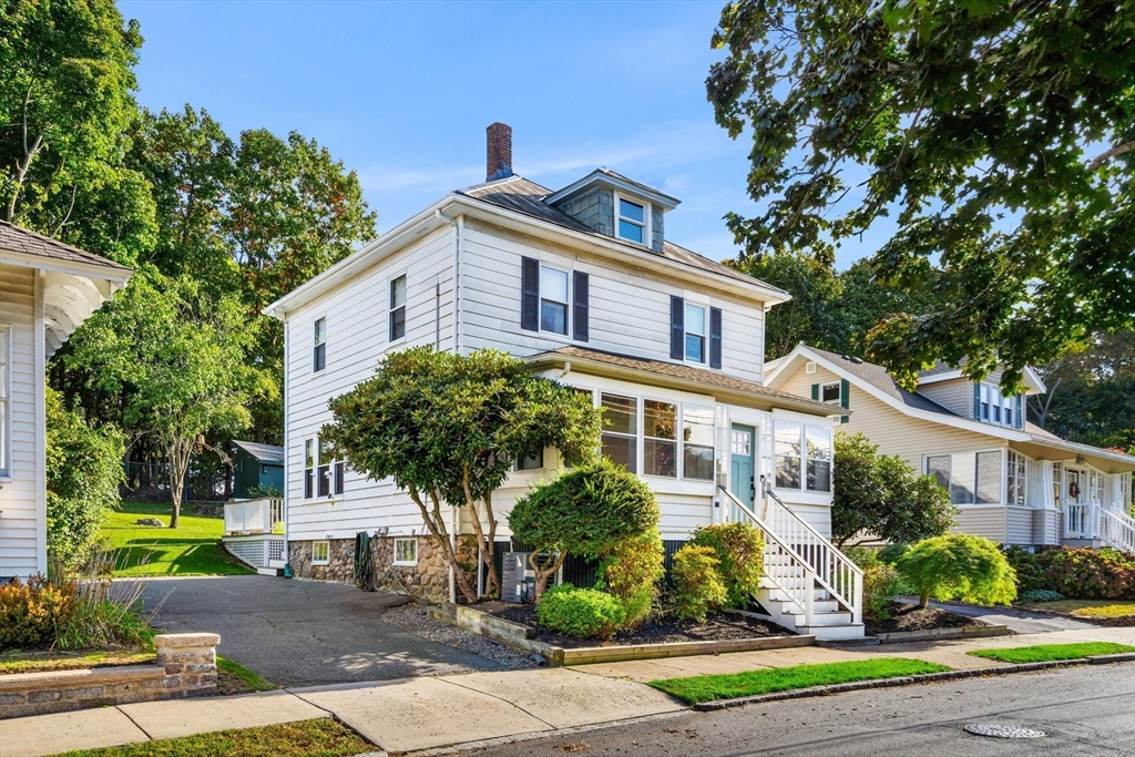 11 Pickman Road Salem, MA 01970 - Photo 2 of 40 a front view of a house with garden