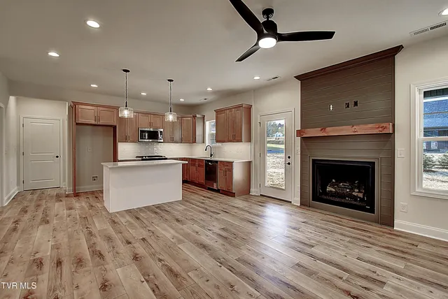 $439,900 | 146 Ervin Loop, Erwin, TN 37650