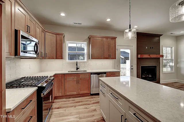 $439,900 | 146 Ervin Loop, Erwin, TN 37650