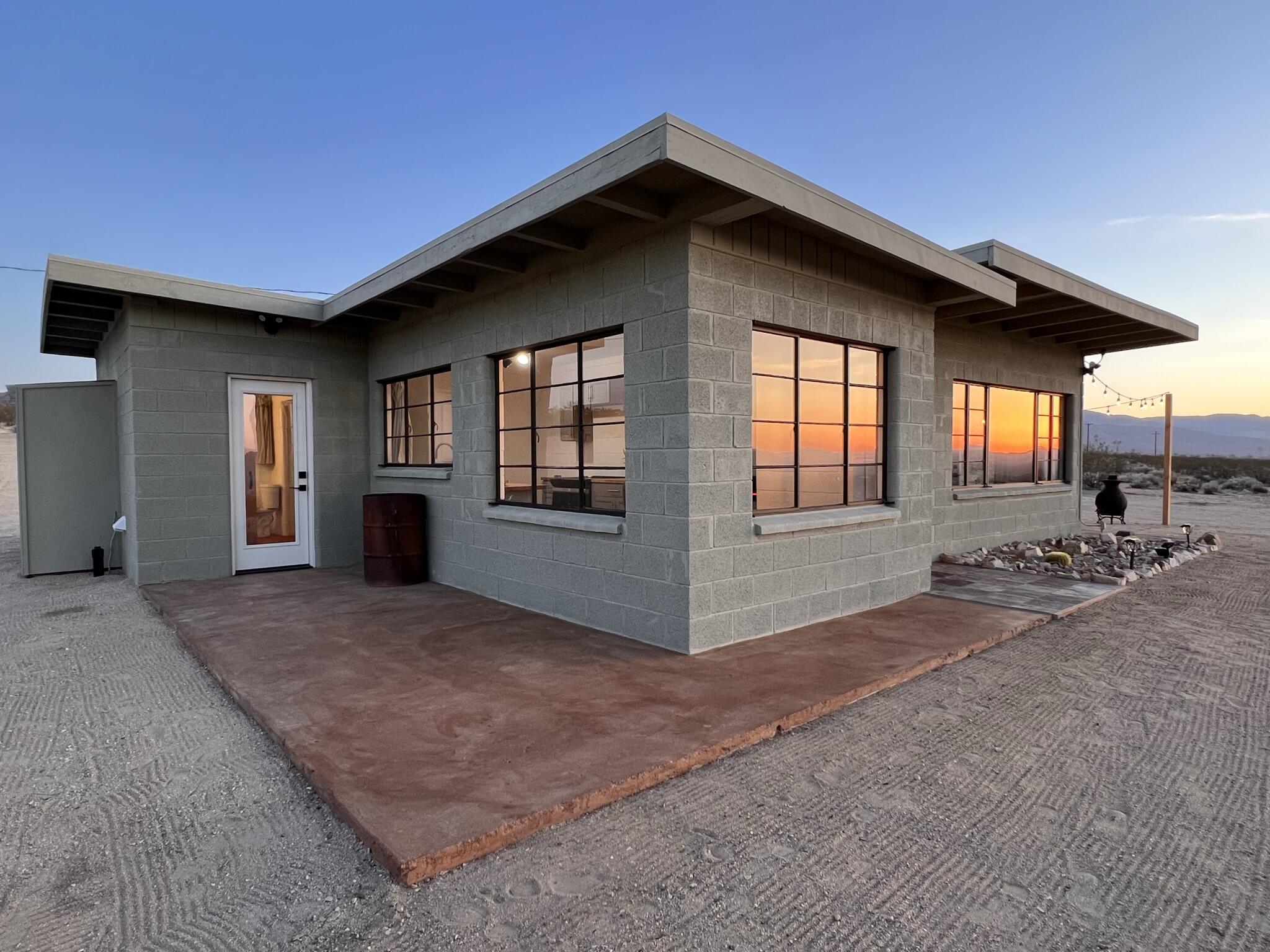 52079 Ocotillo Road Johnson Valley, CA 92285 - Photo 3 of 51 a view of an empty room and window