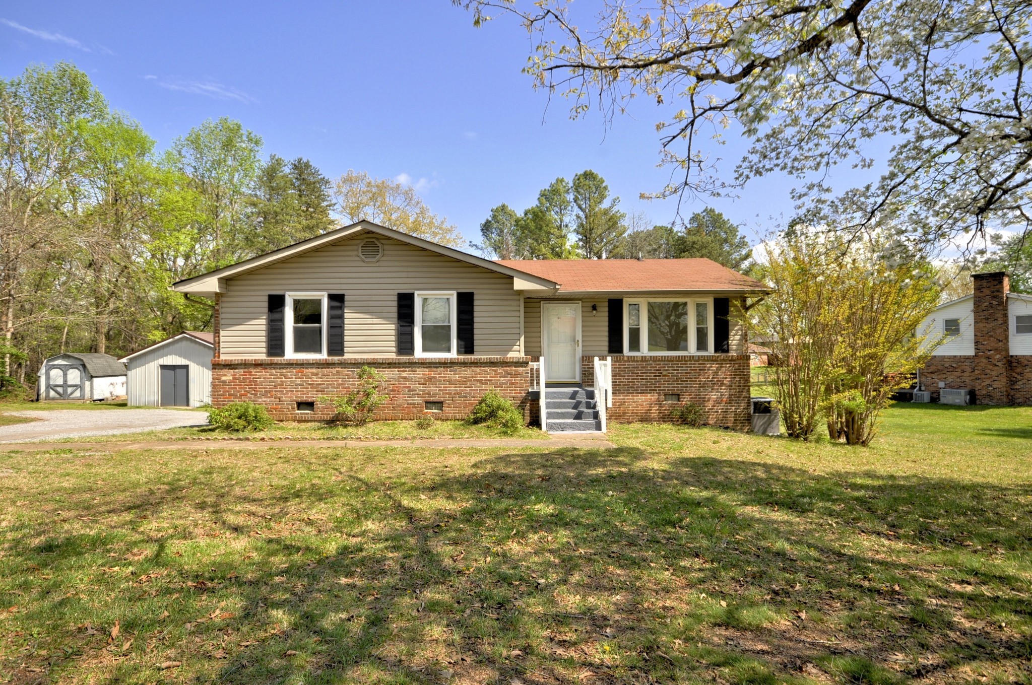 611 Needmore Road Clarksville, TN 37040 - Photo 1 of 83 Gallery Image 1