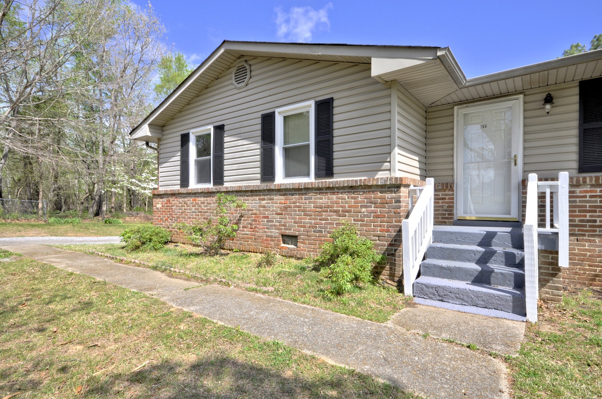 611 Needmore Road Clarksville, TN 37040 - Photo 3 of 83 Gallery Image 3