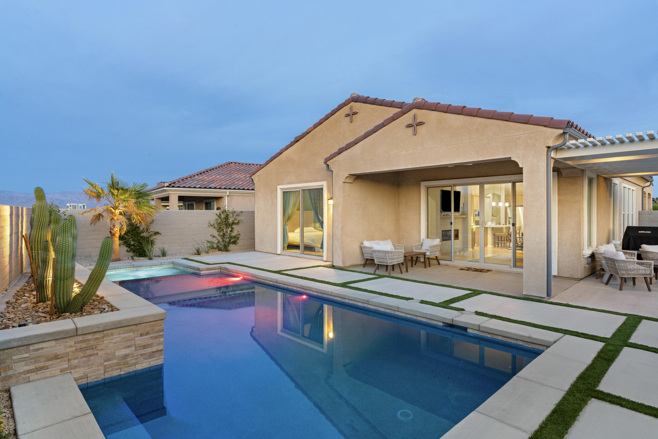 10 Zinfandel Rancho Mirage, CA 92270 - Photo 12 of 39 Pool twilight