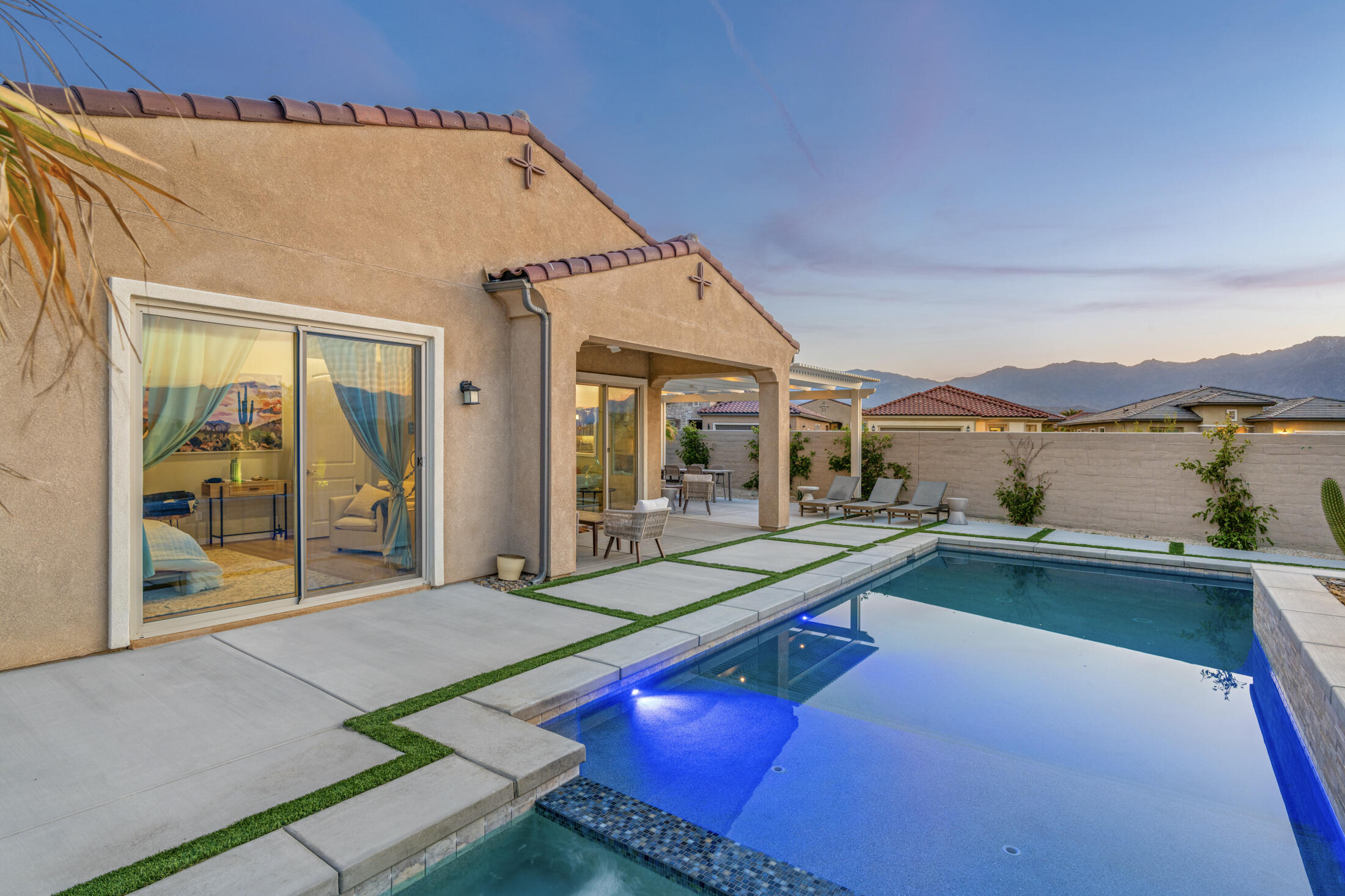 10 Zinfandel Rancho Mirage, CA 92270 - Photo 13 of 39 Pool twilight