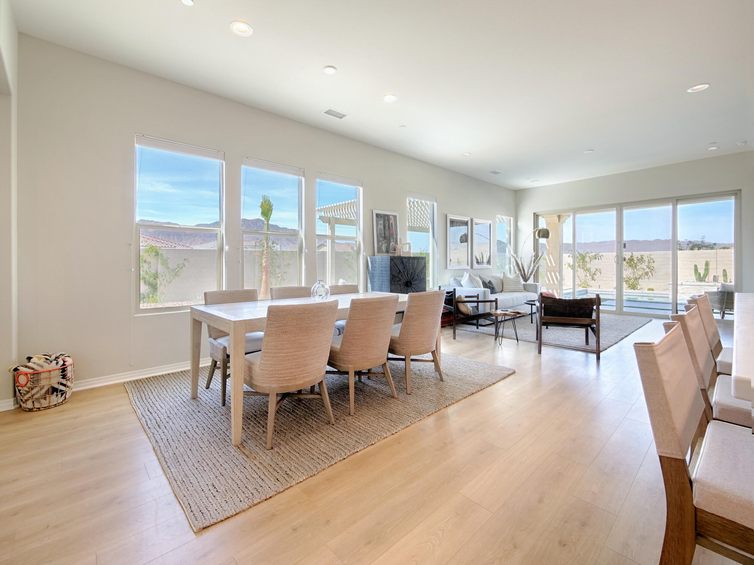 10 Zinfandel Rancho Mirage, CA 92270 - Photo 17 of 39 Great room