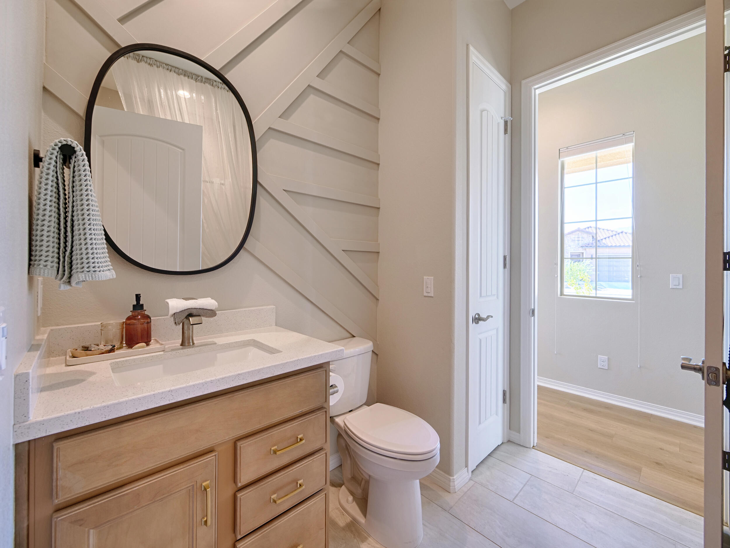 10 Zinfandel Rancho Mirage, CA 92270 - Photo 24 of 39 Guest bathroom