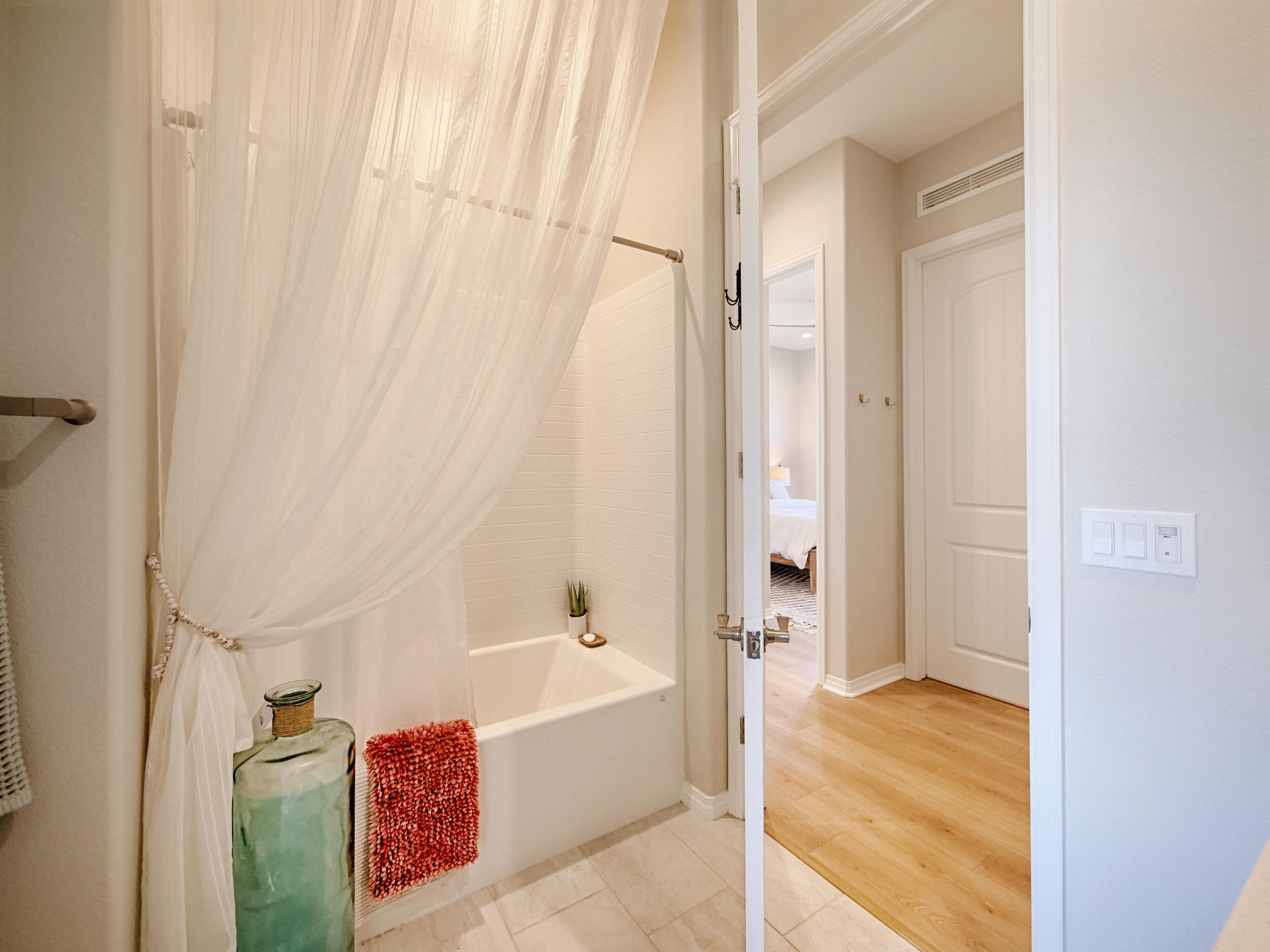 10 Zinfandel Rancho Mirage, CA 92270 - Photo 25 of 39 Guest bathroom