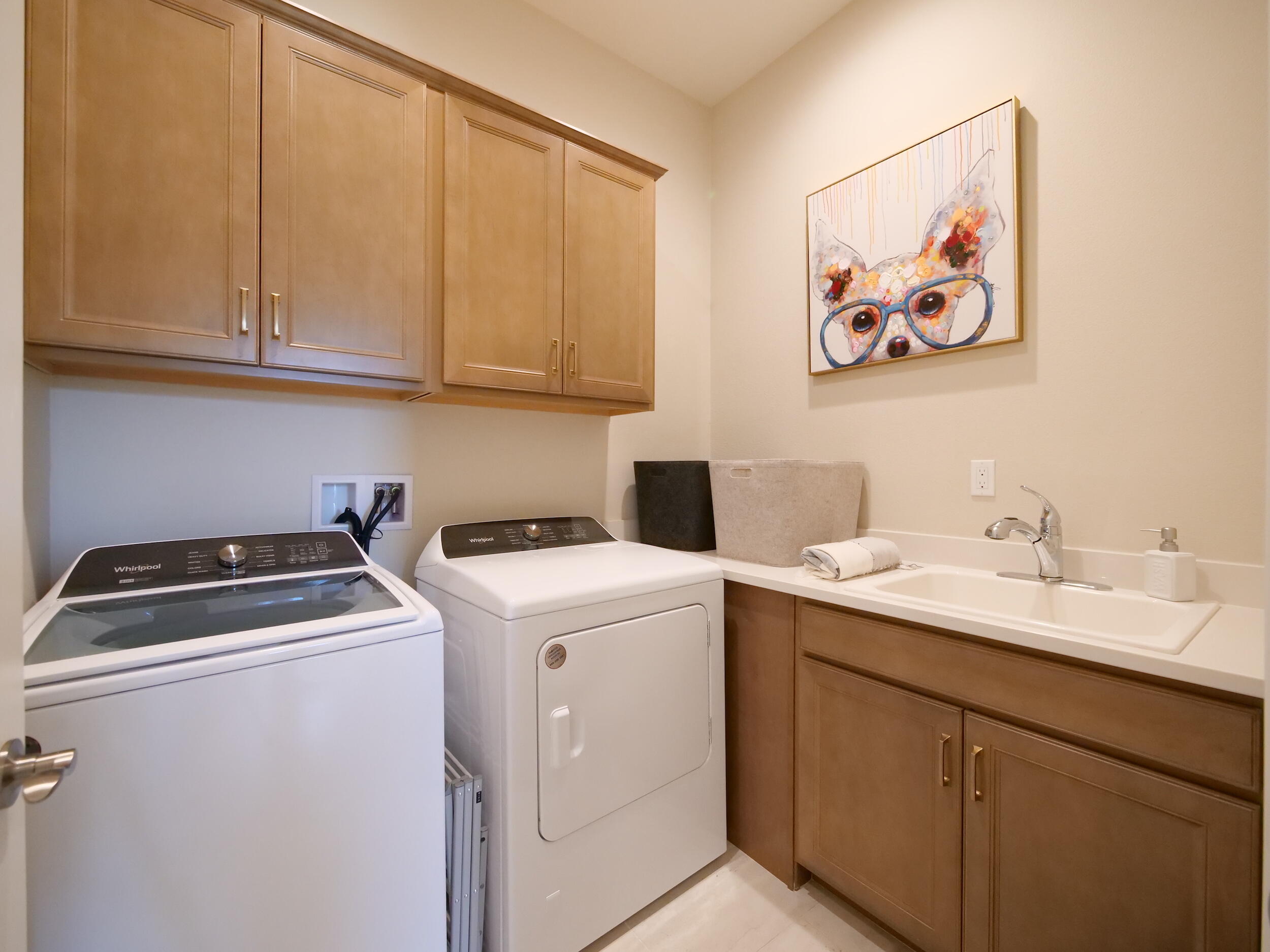 10 Zinfandel Rancho Mirage, CA 92270 - Photo 26 of 39 Laundry room