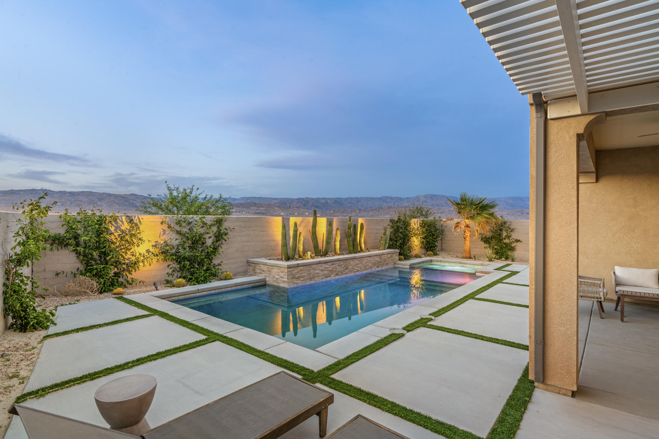 10 Zinfandel Rancho Mirage, CA 92270 - Photo 7 of 39 Pool twilight