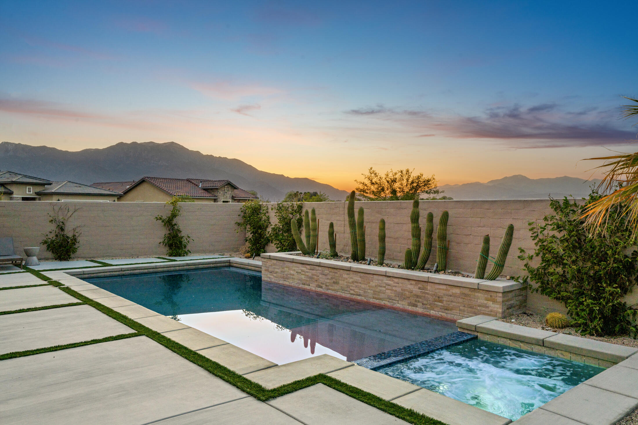 10 Zinfandel Rancho Mirage, CA 92270 - Photo 10 of 39 Pool twilight