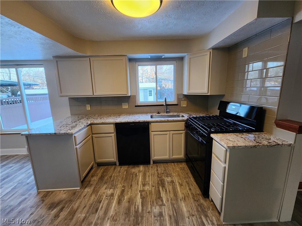 2452 Bromley Road Cleveland, OH 44118 - Photo 8 of 24