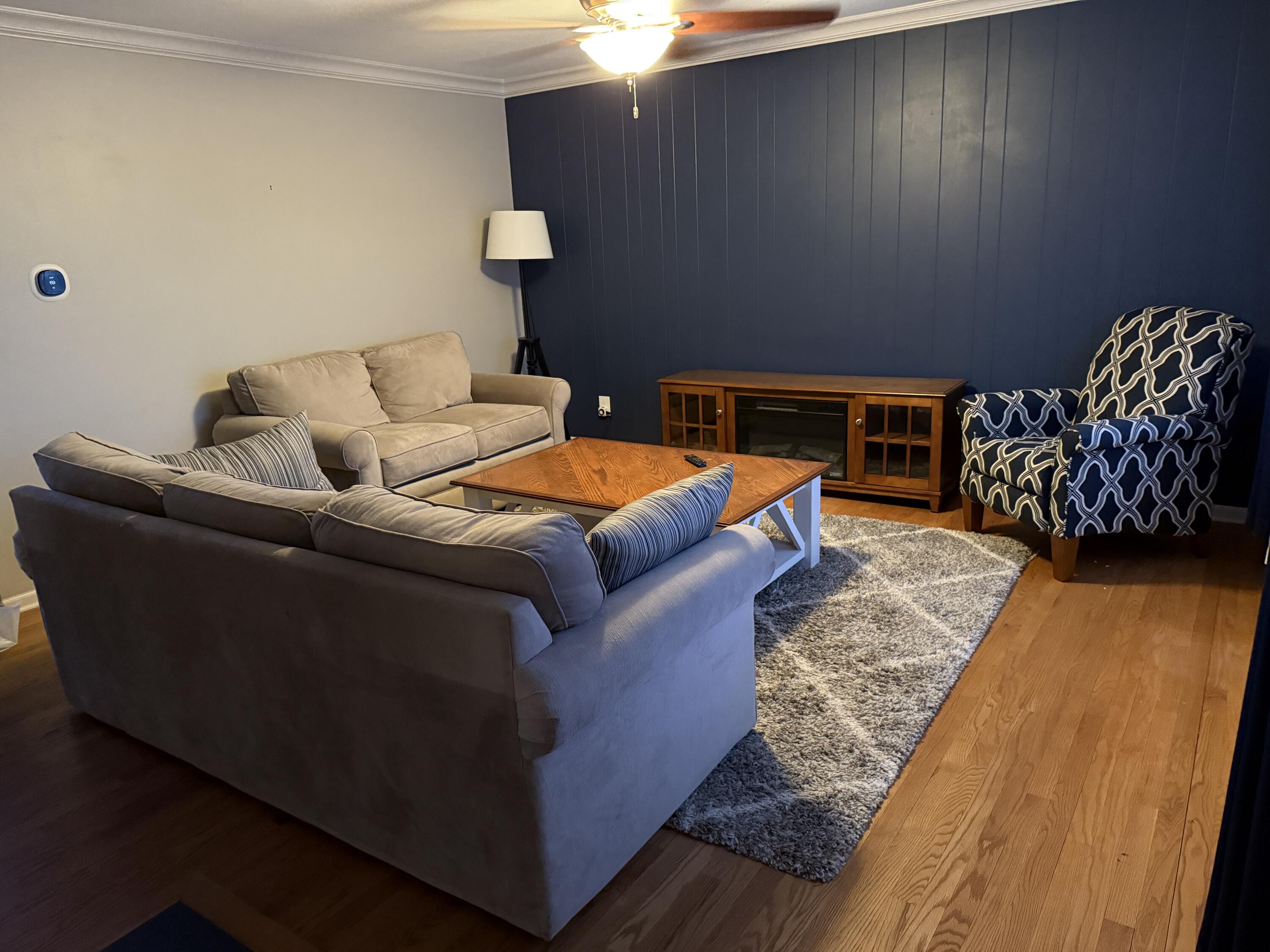 233 East 1050th Street North Chesterton, IN 46304 - Photo 2 of 5 3000x2250