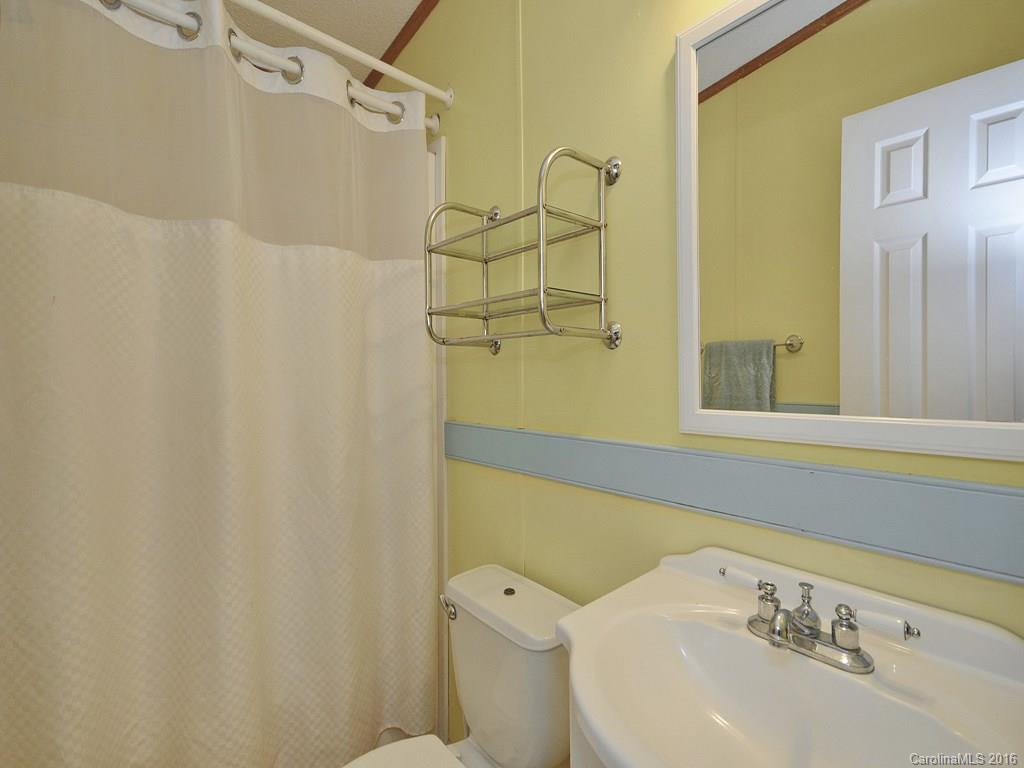 77 Mt Airy Road Marshall, NC 28753 - Photo 6 of 17 Gallery Image 6