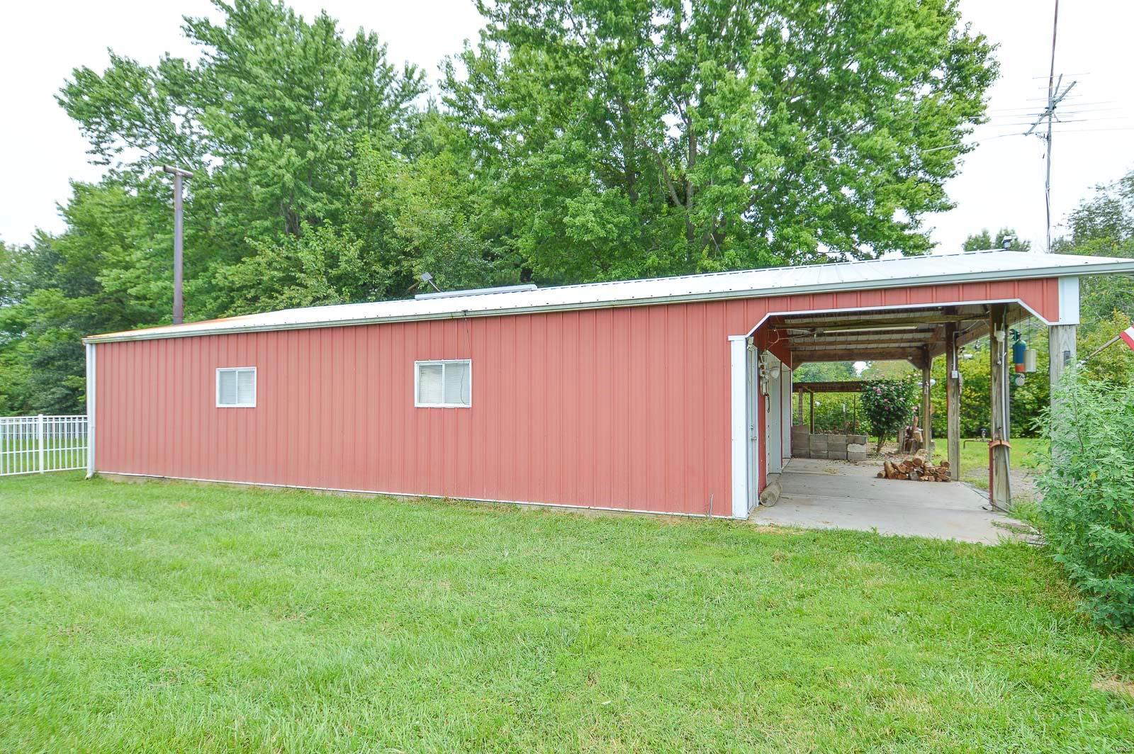 201 West Pocahontas Road Highland, IL 62249 - Photo 14 of 38 Gallery Image 14