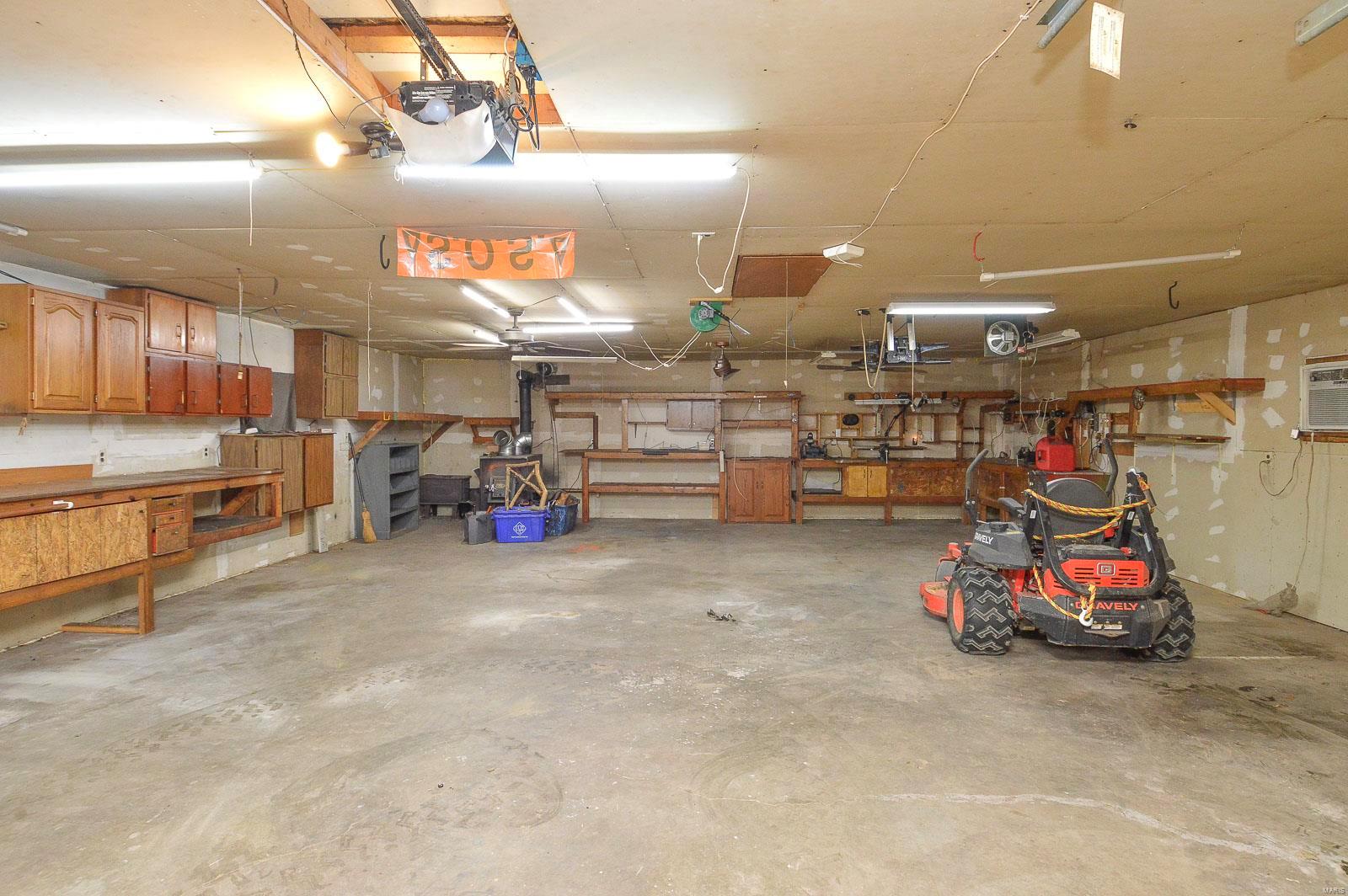 201 West Pocahontas Road Highland, IL 62249 - Photo 15 of 38 Gallery Image 15