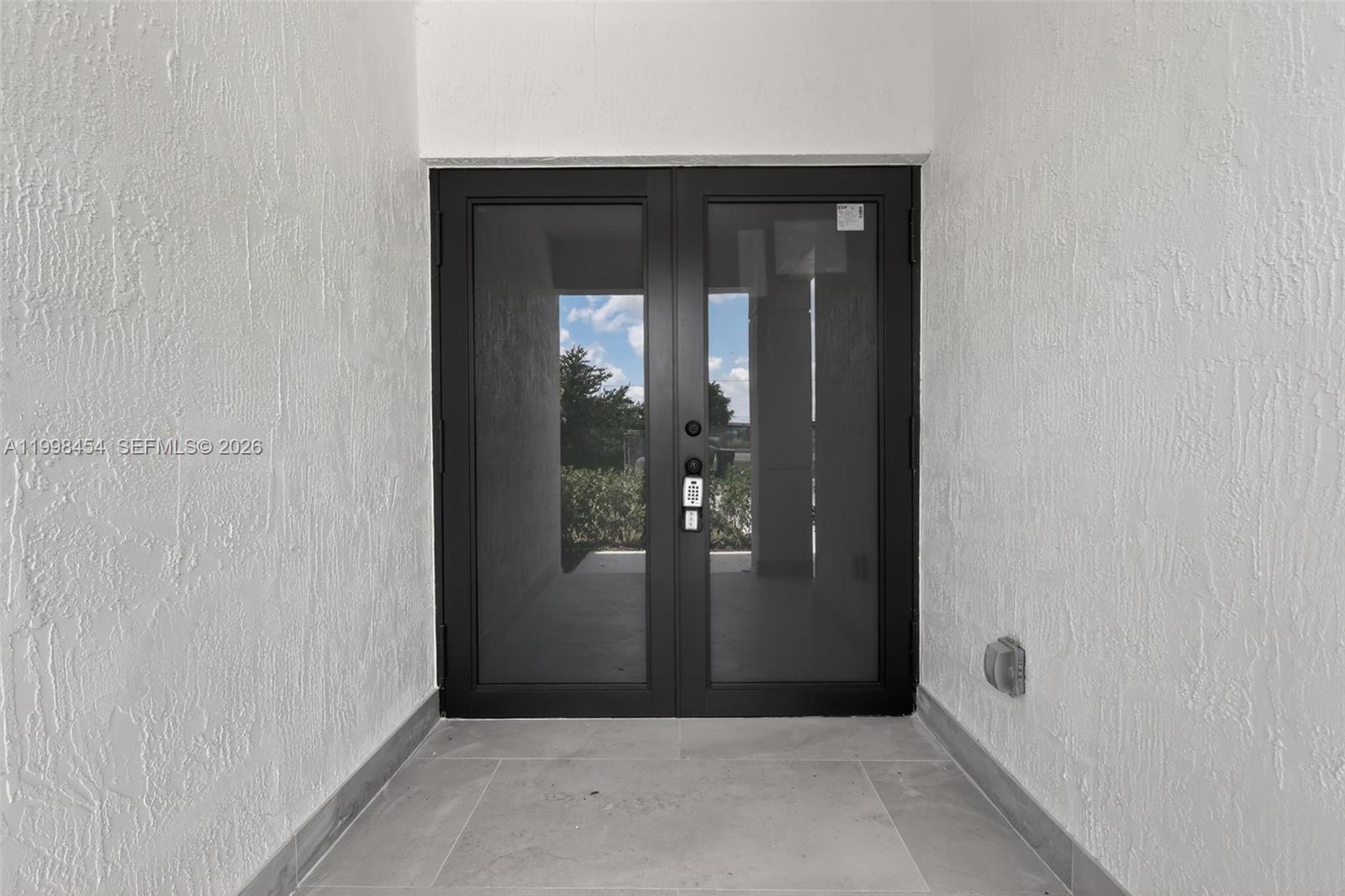 2270 Service Road Opa-Locka, FL 33054 - Photo 4 of 39