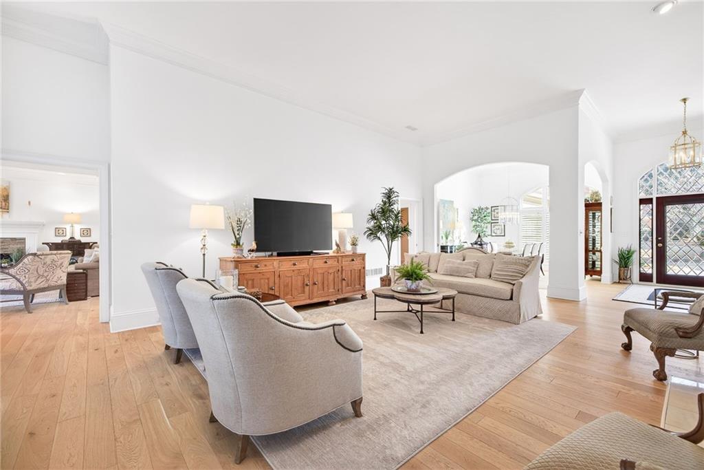 9180 Etching Overlook Duluth, GA 30097 - Photo 10 of 51