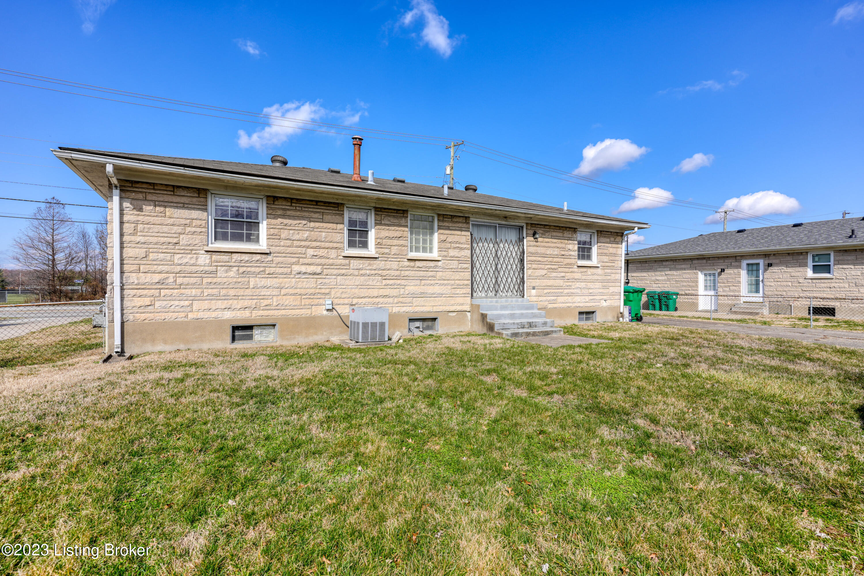 4821 Cane Run Road Louisville, KY 40216 - Photo 21 of 29 031 - 20230220 06965