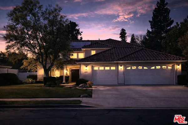 a view of street with tree s