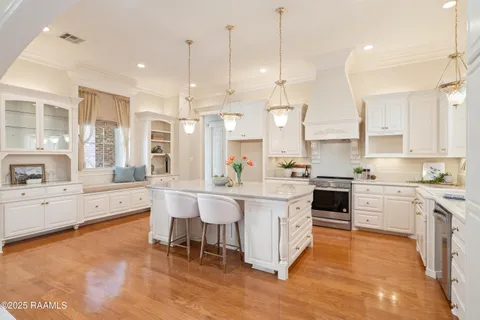 $565,000 | 126 Enchanted Oak Boulevard, Lafayette, LA 70508