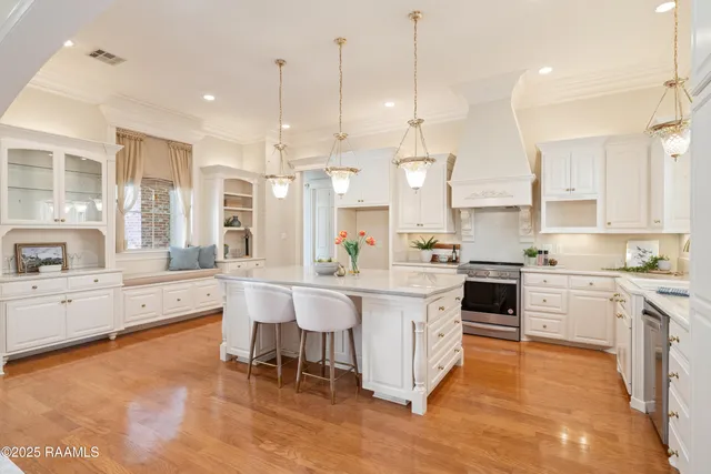 $565,000 | 126 Enchanted Oak Boulevard, Lafayette, LA 70508