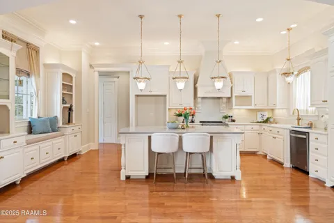 $565,000 | 126 Enchanted Oak Boulevard, Lafayette, LA 70508