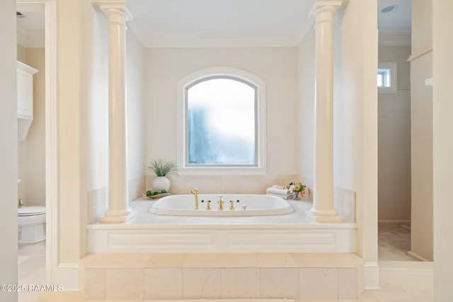 $565,000 | 126 Enchanted Oak Boulevard, Lafayette, LA 70508