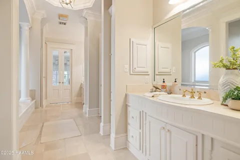 $565,000 | 126 Enchanted Oak Boulevard, Lafayette, LA 70508