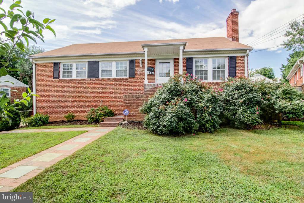 5820 Craig Street Springfield, VA 22150 - Photo 2 of 30 Exterior (Front)