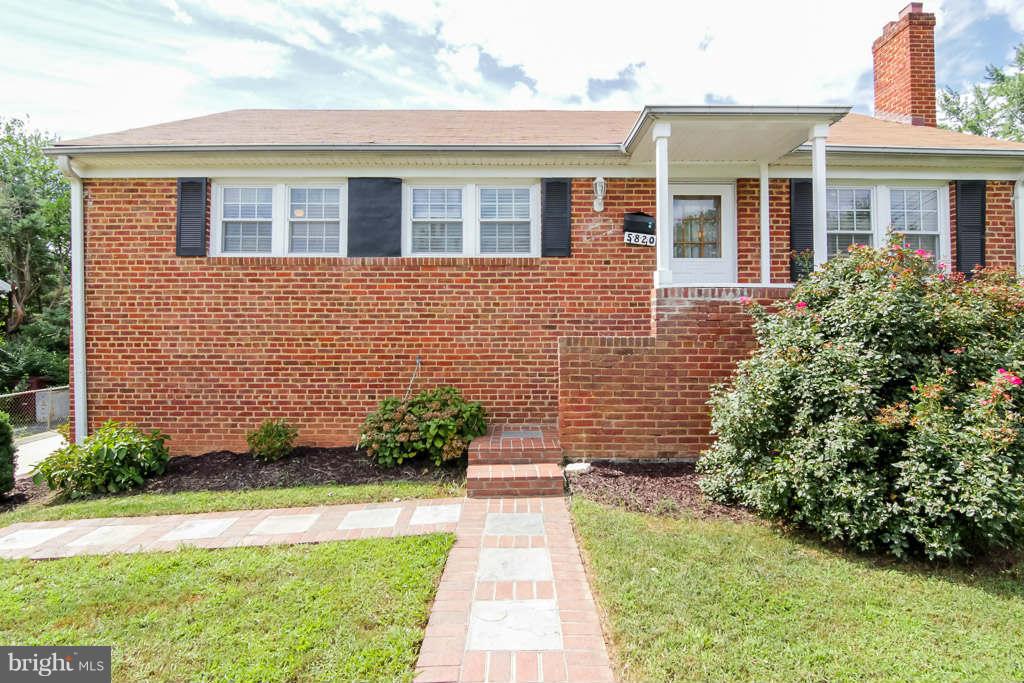 5820 Craig Street Springfield, VA 22150 - Photo 3 of 30 Exterior (Front)