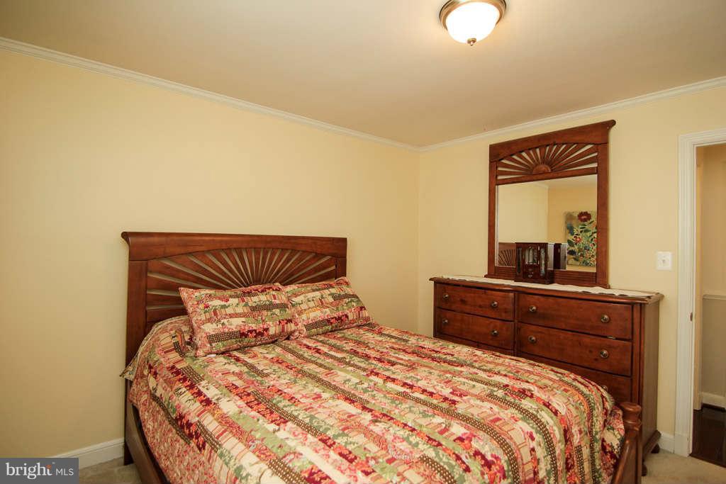 5820 Craig Street Springfield, VA 22150 - Photo 21 of 30 Bedroom (Master)