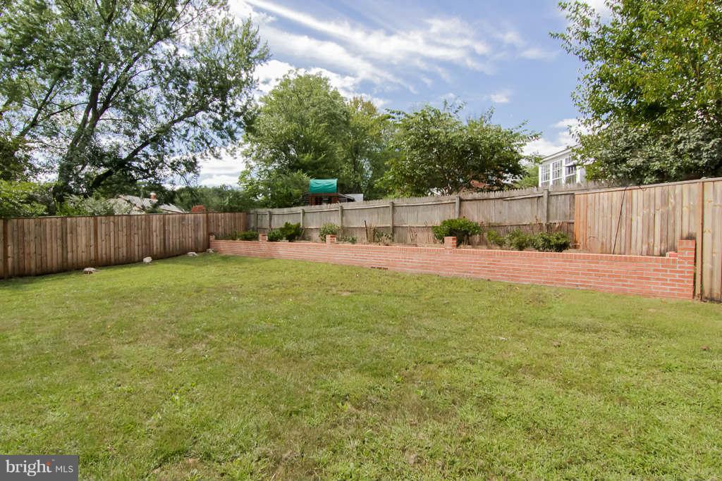 5820 Craig Street Springfield, VA 22150 - Photo 24 of 30 Exterior (Rear)