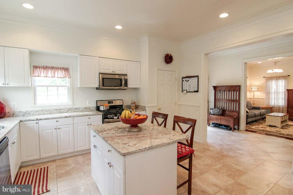 5820 Craig Street Springfield, VA 22150 - Photo 7 of 30 Kitchen