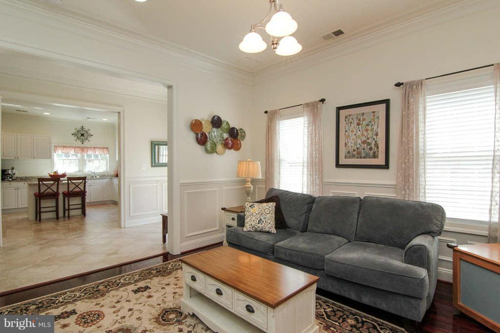 5820 Craig Street Springfield, VA 22150 - Photo 9 of 30 Family Room